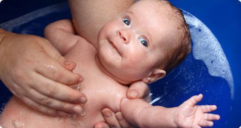 what temperature should a newborn baby bath be