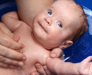 where to bathe a newborn